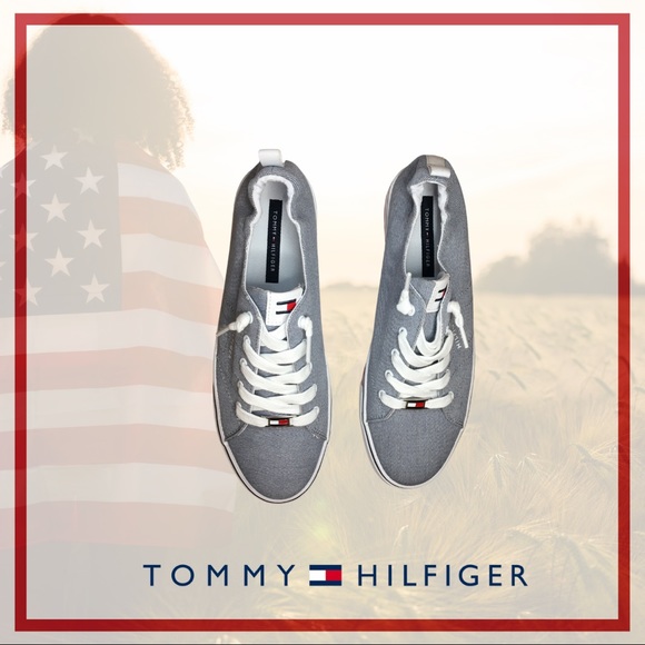 Tommy Hilfiger Light Blue Canvas ODESI Lace Up Shoe 10 - Picture 2 of 9